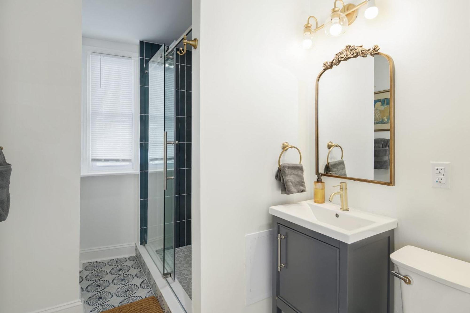 Apartment Silverwood Serenity: Large 2b 2b With Parking