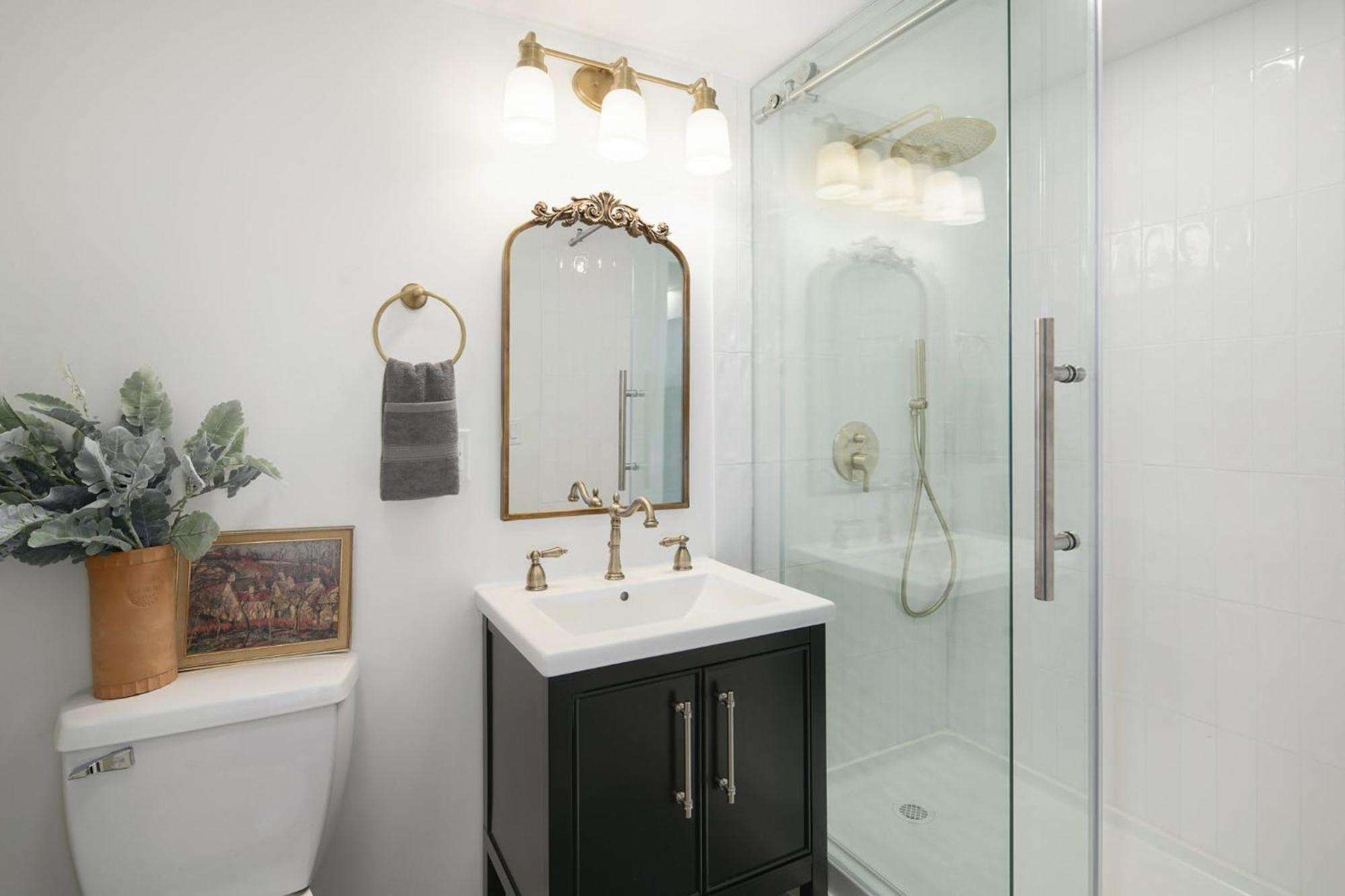 Apartment Silverwood Serenity: Large 2b 2b With Parking *